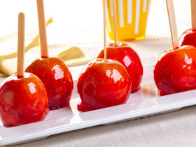 Easy Homemade Candy Apple Recipe 12 Receita de maçã do amor muito fácil. Faça e comprove