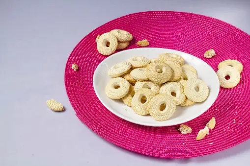 The Melt-in-Your-Mouth Lemon Cookies You'll Crave 1 Sabe aquele gostinho especial? É o sabor que tem essa receita de sequilhos de limão