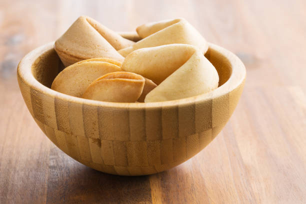 How to Make Easy Homemade Fortune Cookies 1 Saiba como fazer os famosos biscoitos da sorte, em casa