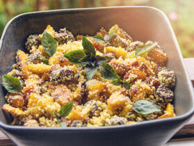 Irresistible Bacon and Banana Farofa: A Brazilian Classic 12 Uma farofa nada básica, farofa de banana e bacon. Experimente