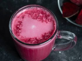 Bebida anti-inflamatória de beterraba, quentinha e aconchegante