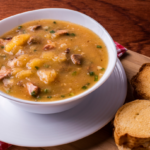 Caldo de Kenga: Uma Sopa Irresistível para Aquecer seu Inverno