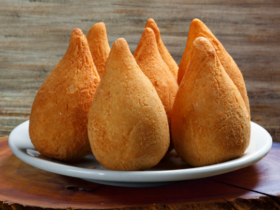 Coxinha de Mandioca. Ela vai conquistar seu paladar