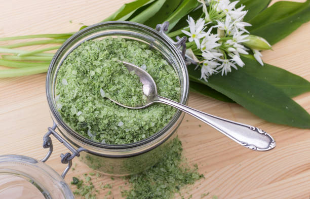 The Best Homemade Seasoned Salt Recipe You Will Always Want to Make 1 Depois que você temperar com esse sal aromatizado, vai querer fazer sempre