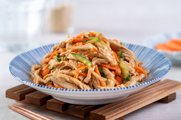 Easy Shredded Chicken with Zucchini and Carrots 1 Frango Desfiado com Abobrinha e Cenoura, o básico que funciona