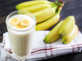 Iogurte Natural de Banana. Um Substituto Saudável para os Industrializados