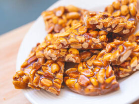 Easy Homemade Pé de Moleque Recipe (Brazilian Peanut Brittle) 9 Saiba como fazer o doce pé de moleque de forma descomplicada