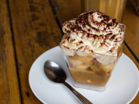 Banoffee Pie in a Jar: The Ultimate Trendy Dessert to Make and Sell 15 Banoffee no Pote - Sobremesa do momento. Faça e Venda