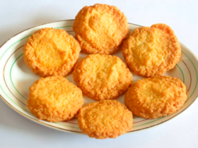 Melt-in-Your-Mouth Coconut Cookies Recipe: Easy & Buttery 6 Biscoitinhos de Coco que derretem na Boca. Saiba como fazer