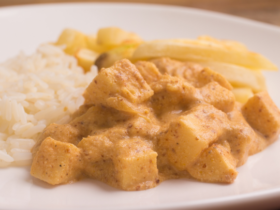 Heart of Palm Stroganoff: A Flavorful Vegetarian Classic 15 Strogonoff de Palmito, uma receita para saborear e compartilhar