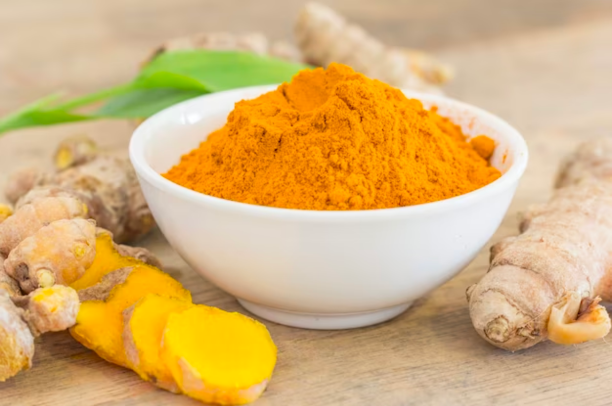 Homemade Turmeric Powder: Make This Pure & Potent Spice at Home 1 Açafrão em Pó: Faça em Casa esse Tempero Natural e cheio de Benefícios