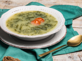 Low-Carb Chayote Caldo Verde: A Healthy & Savory Twist 12 Caldo Verde de Chuchu Low Carb. Saudável e saboroso