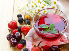Mixed Berry Tea: A Toast to Health and Flavor 15 Chá de Frutas Vermelhas - Um Brinde à Saúde e ao Sabor