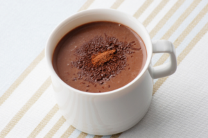Chocolate Quente com Creme de Leite: Conforto para Dias Frios