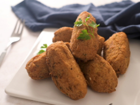 Easy Brazilian Chicken Croquette Recipe (Crispy & Savory) 12 Croquete de Frango: Uma Receita Deliciosa para Saborear