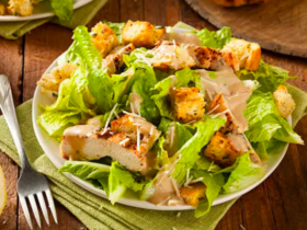 Salada Caesar - Aprenda a preparar uma salada incrível