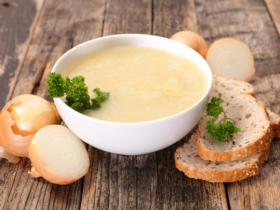 Easy Outback Onion Soup Copycat Recipe | Homemade Creamy Soup 6 Sopa de Cebola do Outback, saiba como fazer em casa