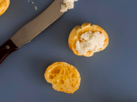 Transform Leftover Cheese Bread into Delicious Toasts 9 Transforme aquele pão de queijo amanhecido em deliciosas torradas