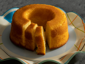 Easy Brazilian Corn Meal Cake Recipe (Bolo de Flocão) 12 Bolo de Flocão de Milho: Receita aconchegante e fácil