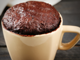 Brownie de Banana na Xícara: Uma Delícia em Minutos