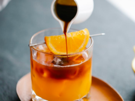 Coffee with Orange Juice: A Refreshing & Bold Experience 12 Café com Suco de Laranja Bahia: Uma Experiência Refrescante e Deliciosa