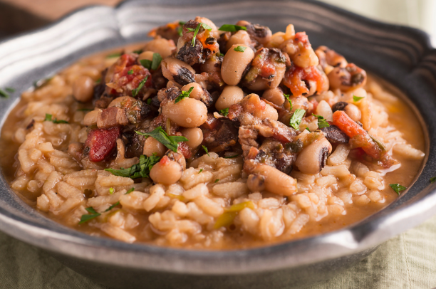 Black-Eyed Pea Stew with Bacon: A Flavorful Delight 1 Feijão Fradinho com Bacon: Uma Delícia de Sabor