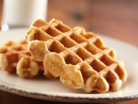 Easy Protein Waffles: A Healthy & Delicious Snack Recipe 15 Waffle Proteico: Uma Receita Irresistível para o Seu Lanche