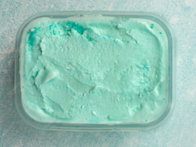 How to Make Blue Sky Ice Cream: A Nostalgic Childhood Treat 15 Aprenda a preparar o Sorvete céu azul! Sabor de Infância