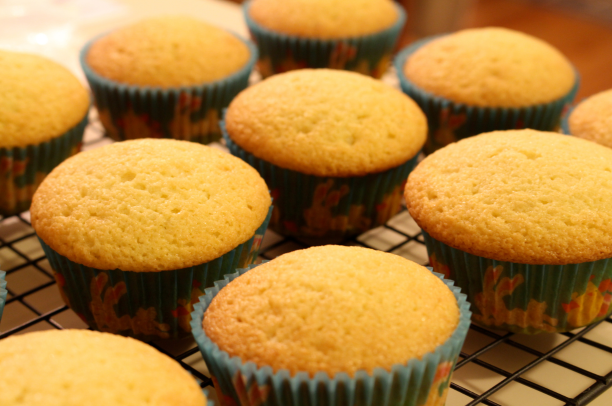The Ultimate Fluffy Cupcake Recipe (So Easy!) 1 Cupcake Fofinho: A Magia em uma Mordida