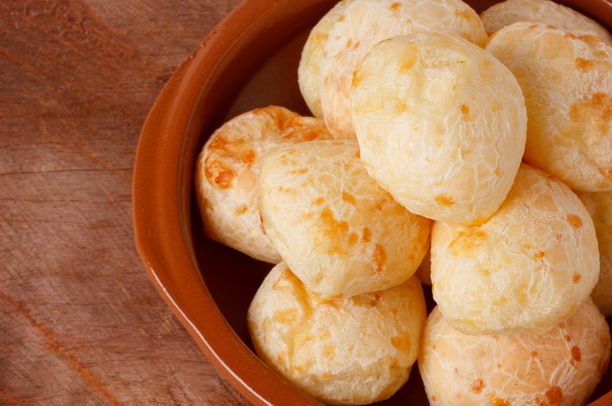 Tapioca Cheese Bread: A Healthy & Flavorful Brazilian Twist 1 Pão de Queijo de Tapioca. Saudável e saboroso