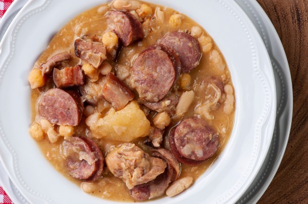 Traditional Puchero Recipe: An Irresistible Culinary Journey 1 Receita de Puchero: Uma Viagem Culinária Irresistível