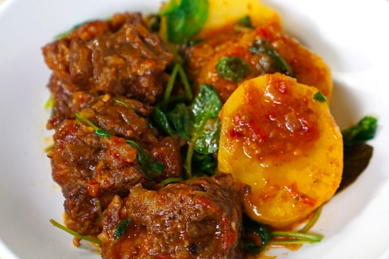 Authentic Oxtail Stew Recipe: Tender & Comforting (Rabada) 1 Receita de Rabada: Um Prato Delicioso e Reconfortante