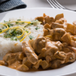 Strogonoff de Carne Maravilhoso: Uma Explosão de Sabores