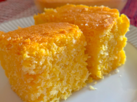 Bolo de milho com creme de leite - Fica super fofinho e úmido