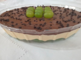 Bombom de Uva na Travessa Essa receita é de lamber os dedos