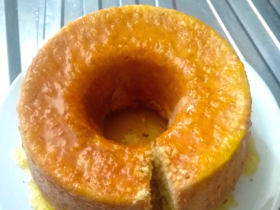 Calda de Laranja Dourada: Transforme seu Bolo em uma Obra de Arte Culinária