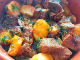 Costela com Batata Estufada: Uma Delícia que Desperta Sentimentos à Mesa 9 Costela com Batata Estufada: Uma Delícia que Desperta Sentimentos à Mesa