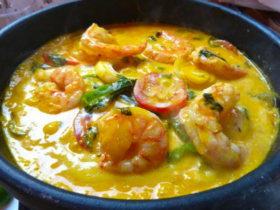 Moqueca de Camarão com Peixe: Uma Viagem de Sabores à Beira-Mar 15 Moqueca de Camarão com Peixe: Uma Viagem de Sabores à Beira-Mar