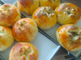 Pãezinhos Recheados de Frango com Catupiry, uma maravilha