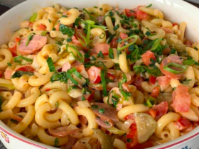 Salada de Macarrão: Uma Explosão de Sabores e Frescor