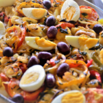 Celebre o Ano Novo com Elegância: Bacalhau na Travessa