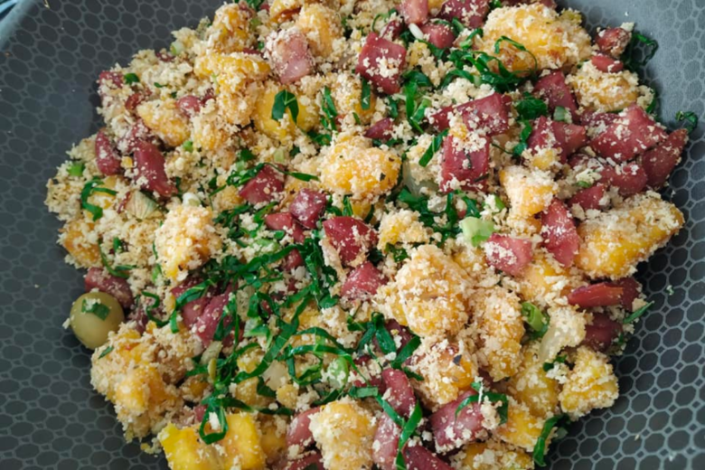 Farofa Irresistível de Banana da Terra com Linguiça Calabresa e Bacon 1 Farofa Irresistível de Banana da Terra com Linguiça Calabresa e Bacon