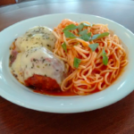 Polpetone à Parmegiana: Uma Delícia ao Forno