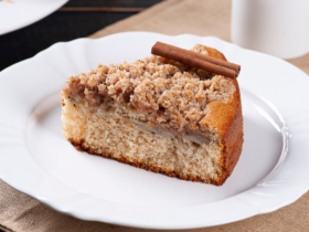 Bolo de Banana com Farofinha: Uma Delícia Crocante para seu Café