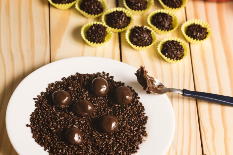 Delícia Fit de Chocolate: Brigadeiro Sem Açúcar Pronto em 15 Minutos 1 Delícia Fit de Chocolate: Brigadeiro Sem Açúcar Pronto em 15 Minutos