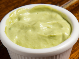 Maionese Proteica Low Carb - Uma Explosão de Sabores Saudáveis