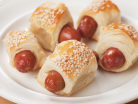 Pãezinhos de Salsicha de Padaria: Um Encanto na Mesa 9 Pãezinhos de Salsicha de Padaria: Um Encanto na Mesa