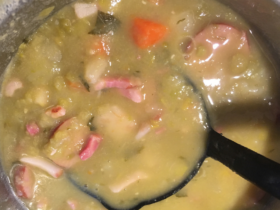 Nutritious Split Pea Soup: A Flavor-Packed Comfort Bowl 27 Sopa de ervilha nutritiva: Uma explosão de sabor