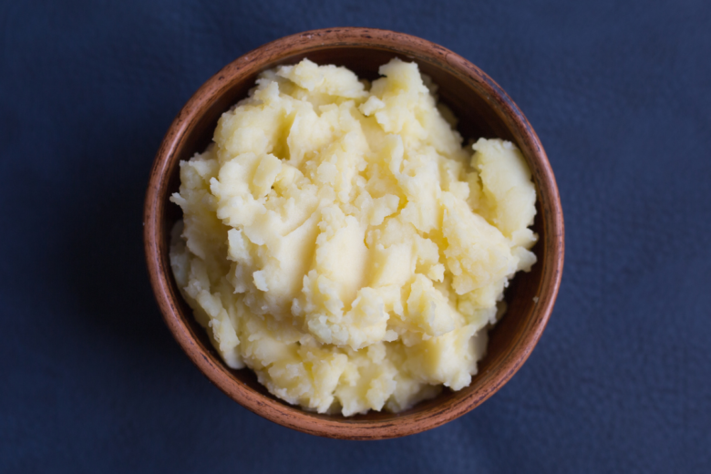 Purê de Batata com Queijo: Um acompanhamento super cremoso 1 Purê de Batata com Queijo: Um acompanhamento super cremoso