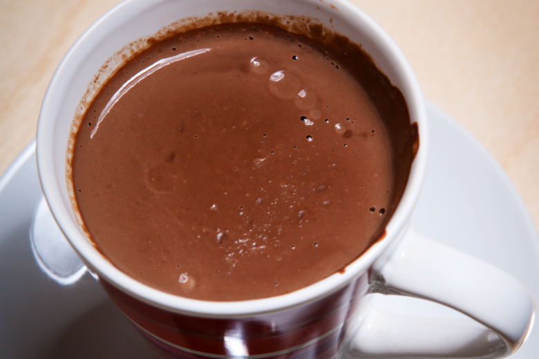 Chocolate Quente de Nutella: A Receita que Vai Aquecer Seu Coração 1 Chocolate Quente de Nutella: A Receita que Vai Aquecer Seu Coração